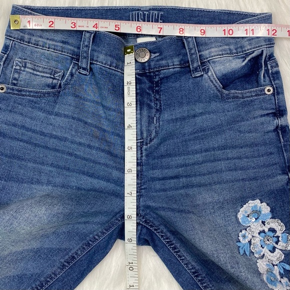 Justice Flower Apliquรฉ Embellished Blue Jeans 
Size 12 - Picture 10 of 14